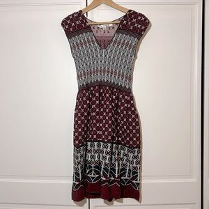 MAX STUDIO red black and white